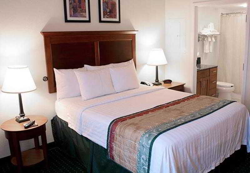 Towneplace Suites Suffolk Chesapeake Eksteriør bilde
